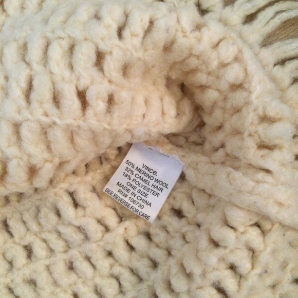 Vince Wool and Camel Hair Knitted Capelet - Picture 4 of 4